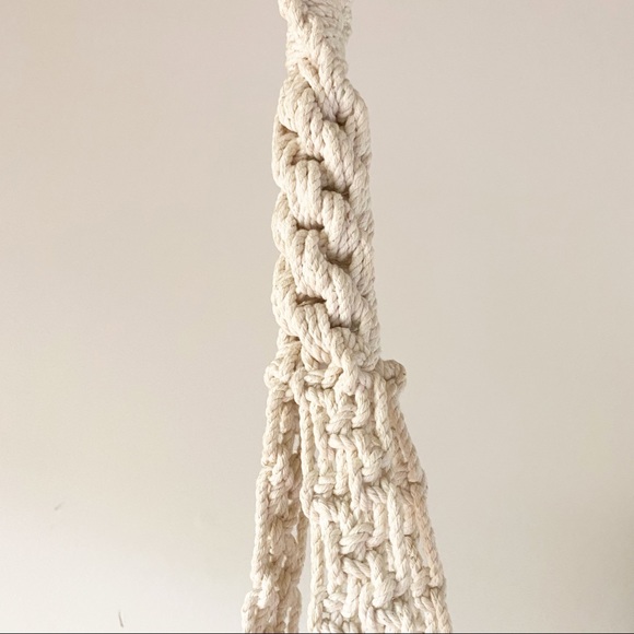 Vintage Large Macrame Plant Holder Display Planter - Picture 4 of 8